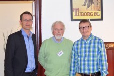 Den nye kommunaldirektør Finn Johansen sammen med Hans Walmar og Henrich Svendsen fra Aarup.dk