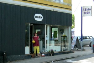 Ellys butik ligger lige ved siden af Rema. Foto: HW