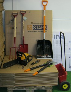 Et udvalg af Starks nyttige redskaber til vinterpleje af haven. Foto:HW